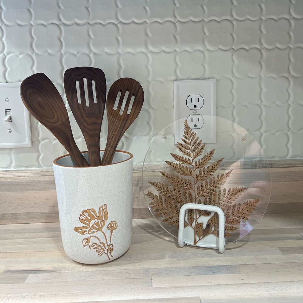 Set of Urban Outfitters Home Decor - Utensil holder & framed   Display